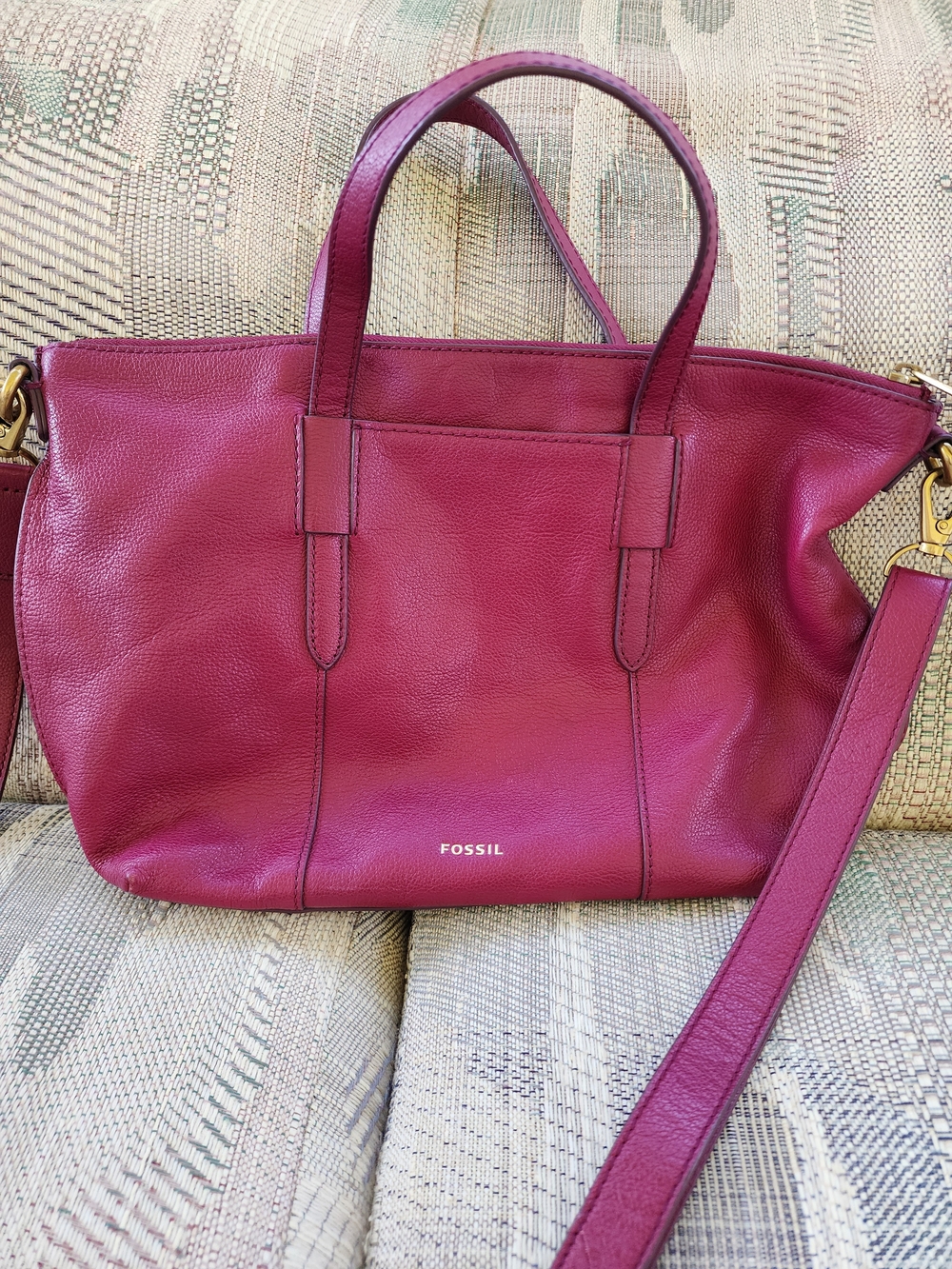 Fossil Skylar Magenta Crossbody Satchel
